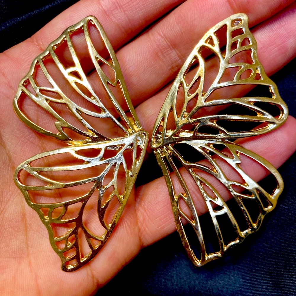 Cute earrings
